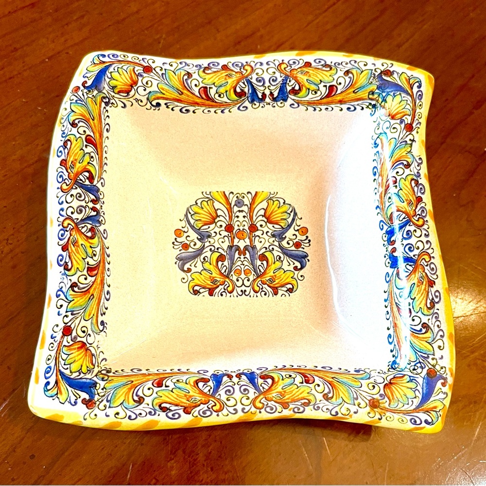 Meridiana Ciramiche Italian wavy square bowl w Dueling Dragon colorful artistry